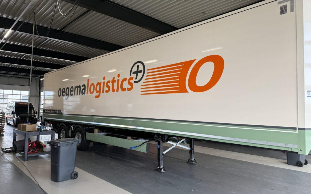 Belettering kastentrailer Oegema